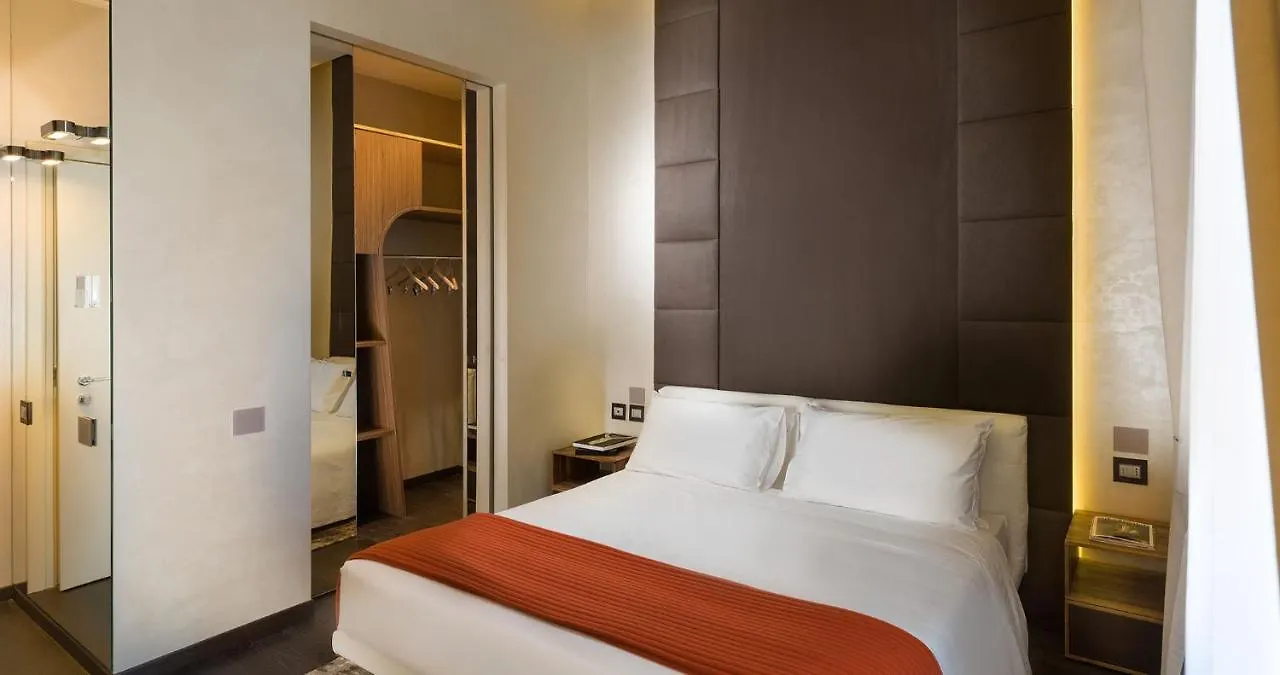 The Glamore Milano Duomo Hotel