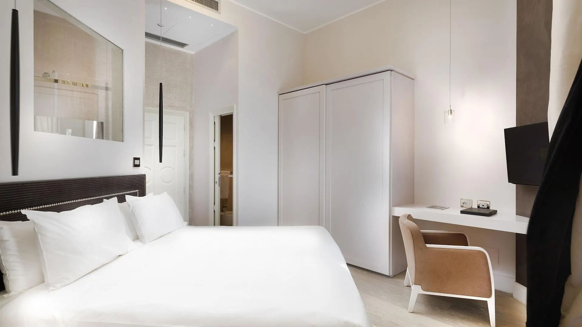 The Glamore Milano Duomo Hotel