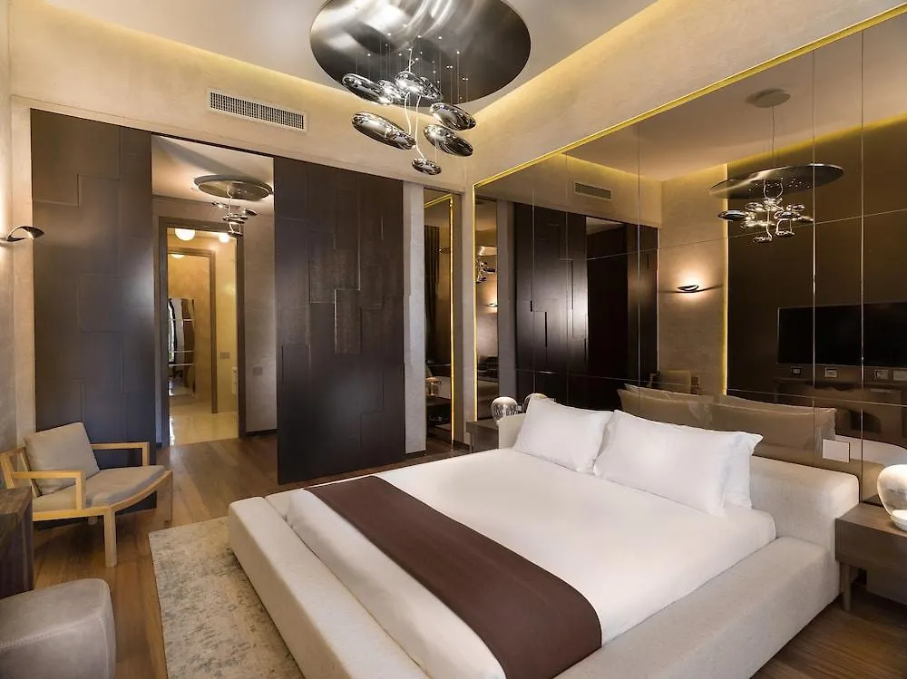 The Glamore Milano Duomo 5*,