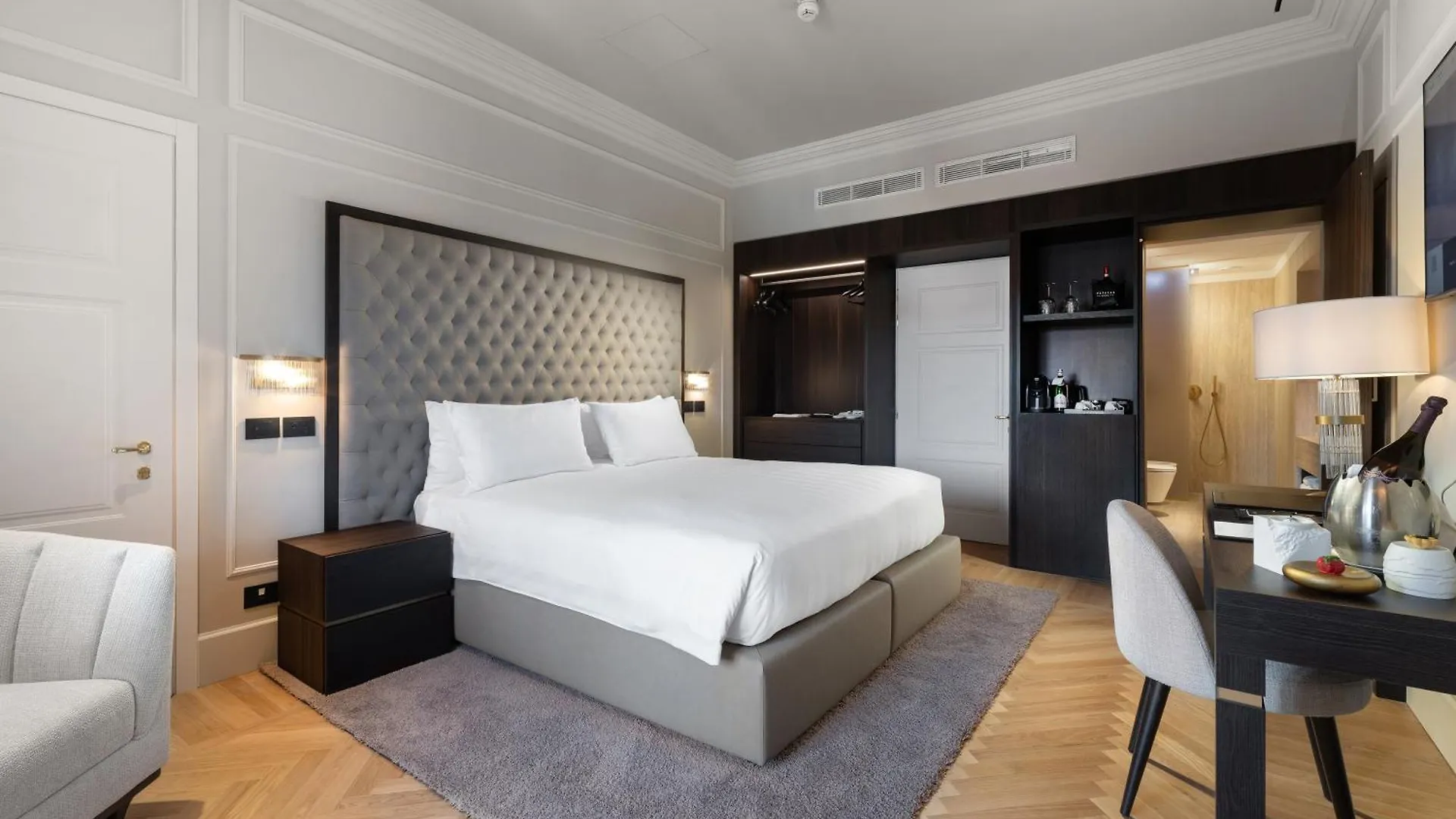 The Glamore Milano Duomo Hotel
