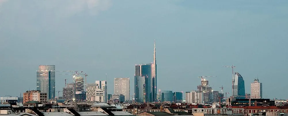 The Glamore Milano Duomo Milan