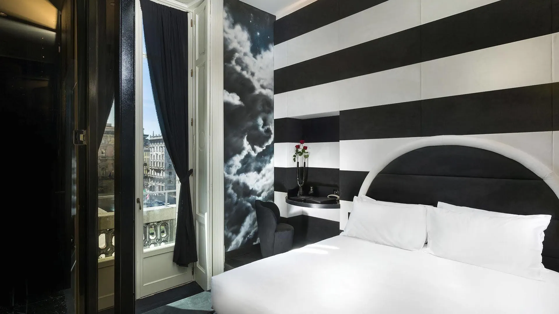 ***** Hotel The Glamore Milano Duomo Italy